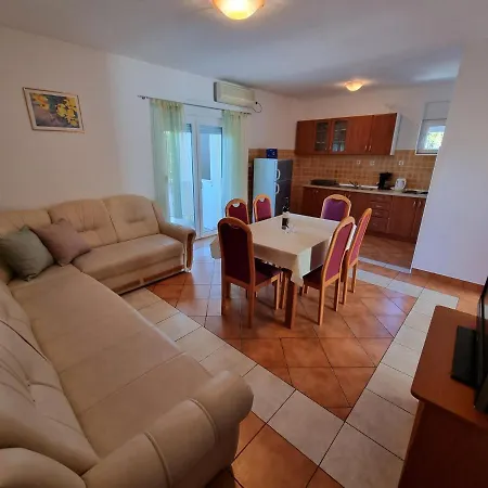 Apartament Chiara With Balcony