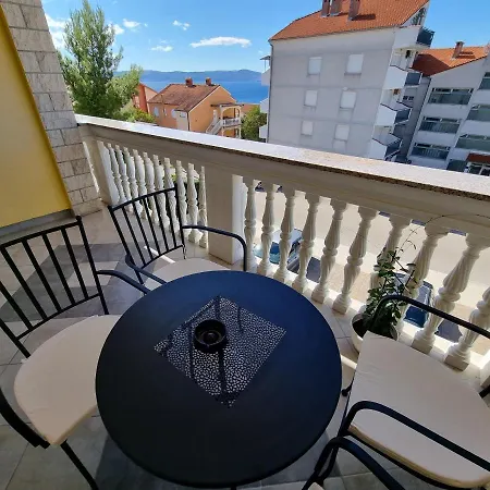 Chiara With Balcony Apartman