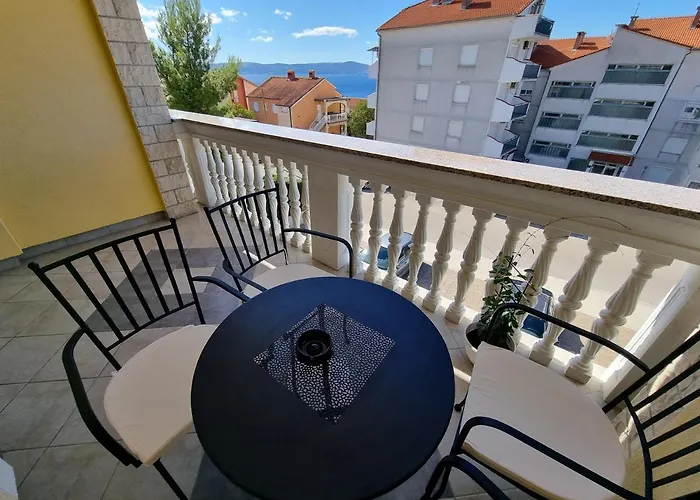 Chiara With Balcony 아파트